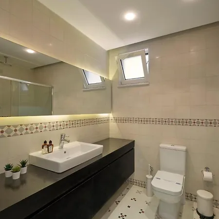 Gorgeous Bright 4bed Gem W Viewsbalcony! #115 * Κωνσταντινούπολη